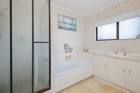 Photo of property in 4 Brynbela Court, Papakura, 2110