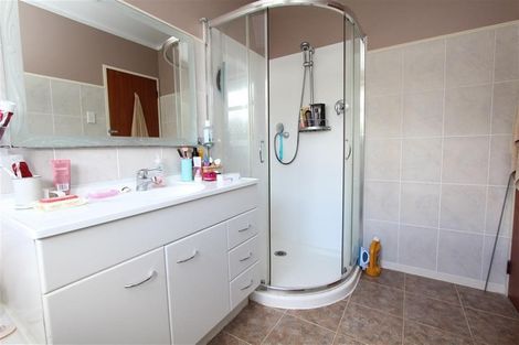 Photo of property in 35 Acacia Crescent, Glenview, Hamilton, 3206