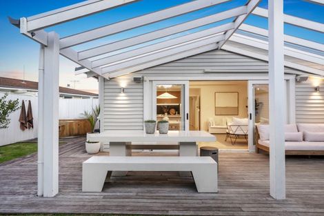 Photo of property in 15 David Street, Bayswater, Auckland, 0622