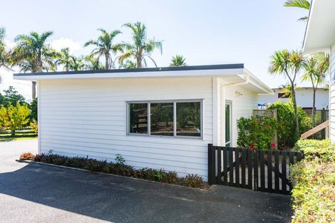 Photo of property in 8 Grove Road, Mangawhai Heads, Mangawhai, 0505