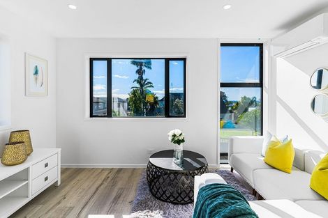 Photo of property in 19b Bradbury Road, Botany Downs, Auckland, 2010