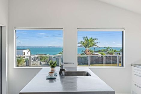 Photo of property in 1319 Whangaparaoa Road, Army Bay, Whangaparaoa, 0930