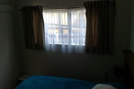 Photo of property in 20 Van Dyke Place, West Harbour, Auckland, 0618