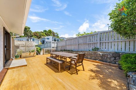 Photo of property in 4 Protea Street, Maungaraki, Lower Hutt, 5010