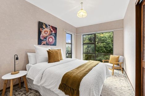 Photo of property in 11 Kellyville Heights, Merrilands, New Plymouth, 4312