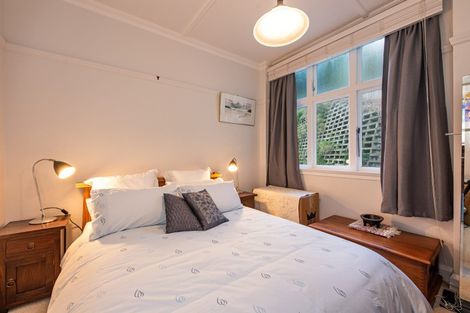 Photo of property in 2/246 Oriental Parade, Oriental Bay, Wellington, 6011