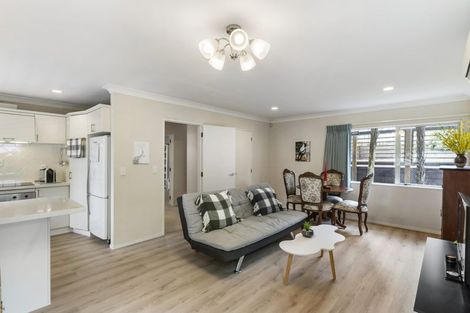 Photo of property in 2/13a Sandspit Road, Cockle Bay, Auckland, 2014