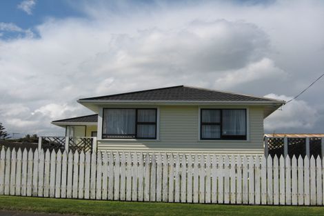 Photo of property in 6 Omori Place, Castlecliff, Whanganui, 4501