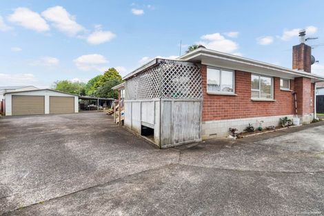 Photo of property in 92 Kayes Road, Pukekohe, 2120