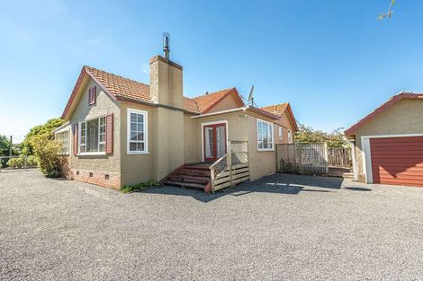 Photo of property in 1 Weraroa Road, Waverley, 4510