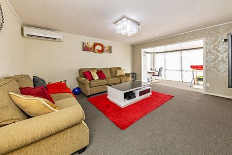 Photo of property in 1/13 Mon Desir Place, Manurewa, Auckland, 2102