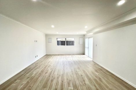 Photo of property in 54 Stranraer Crescent, Wattle Downs, Auckland, 2103