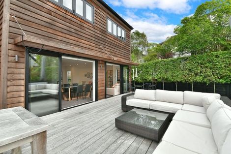 Photo of property in 7 Tree Fern Trail, Campbells Bay, Auckland, 0630