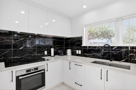 Photo of property in 1/7a Corunna Road, Milford, Auckland, 0620