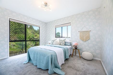 Photo of property in 1/8 Heatherleigh Rise, Northcross, Auckland, 0632