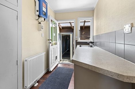 Photo of property in 4 Smith Road, Merrilands, New Plymouth, 4312