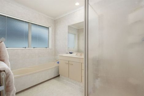 Photo of property in 32 Seychelles Drive, Papamoa Beach, Papamoa, 3118