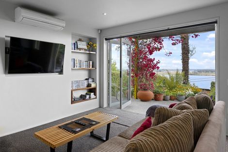 Photo of property in 36 Saint Andrews Hill Road, Mount Pleasant, Christchurch, 8081