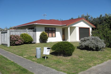 Photo of property in 37 Rosewood Place, Paraparaumu, 5032