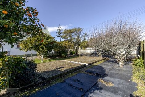 Photo of property in 87 Queen Street, Waitara, 4320