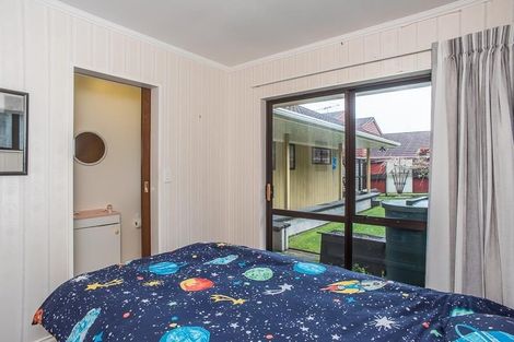 Photo of property in 21 Huia Street, Waikanae, 5036