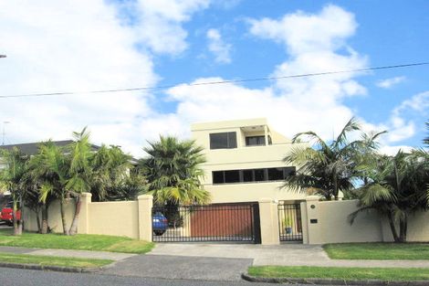 Photo of property in 162 Bleakhouse Road, Mellons Bay, Auckland, 2014