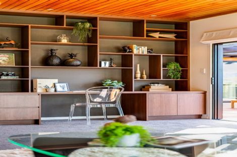 Photo of property in 77 Paremata Road, Paremata, Porirua, 5024