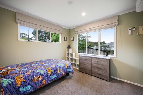 Photo of property in 30 Roberta Crescent, Orewa, 0931