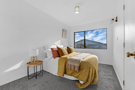 Photo of property in 2/21 College Road, Northcote, Auckland, 0627