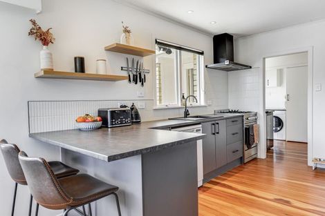 Photo of property in 2 Katherine Place, Melville, Hamilton, 3206