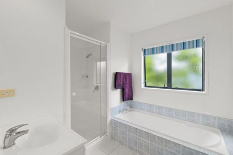 Photo of property in 2/284 Sunset Road, Windsor Park, Auckland, 0632