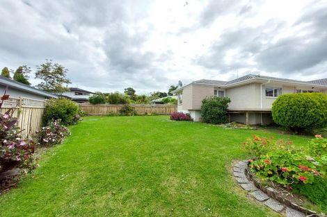 Photo of property in 21 Oakpark Place, West Harbour, Auckland, 0618