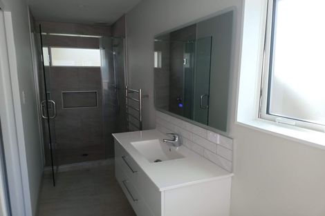 Photo of property in 39a Tui Glen Road, Birkenhead, Auckland, 0626