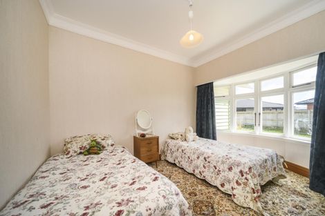 Photo of property in 32 Johnstone Drive, Fitzherbert, Palmerston North, 4410
