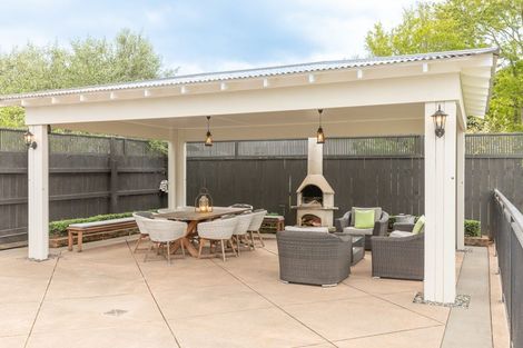 Photo of property in 16 Selwyn Crescent, College Estate, Whanganui, 4500