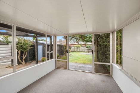 Photo of property in 77 Farquhars Road, Redwood, Christchurch, 8051