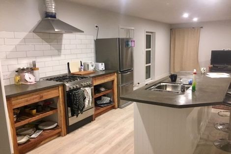 Photo of property in 7 Sauterne Road, Kumeu, 0810