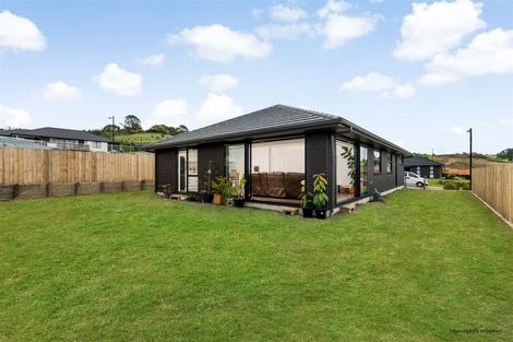 Photo of property in 37 Urumaraki Avenue, Helensville, 0800