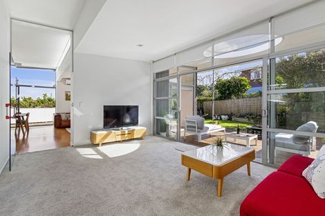 Photo of property in 10d Sunnynook Road, Sunnynook, Auckland, 0620