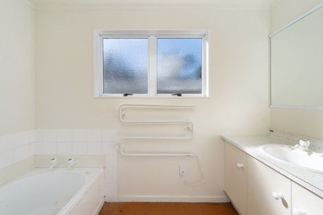 Photo of property in 24 Taksan Place, Pukete, Hamilton, 3200