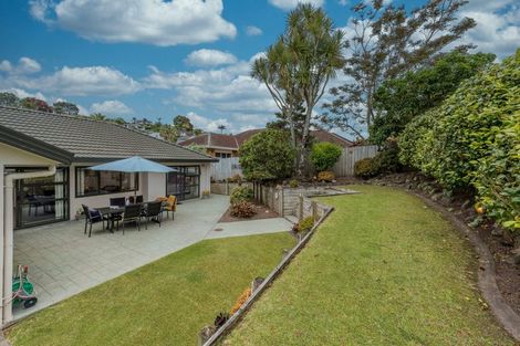Photo of property in 15 Hogarth Rise, West Harbour, Auckland, 0618