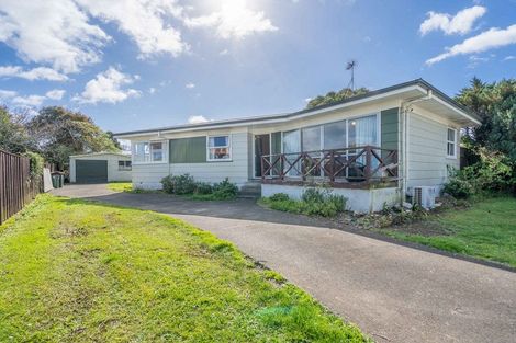 Photo of property in 10 Brentford Place, Manurewa, Auckland, 2102