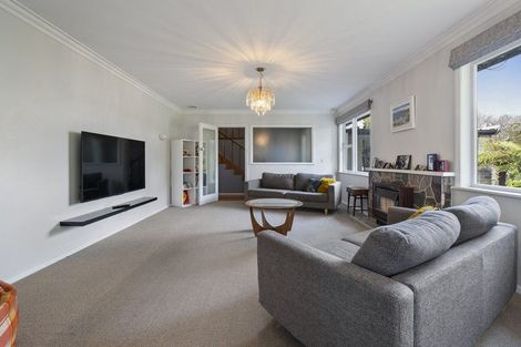 Photo of property in 9 Athlone Place, Hokowhitu, Palmerston North, 4410