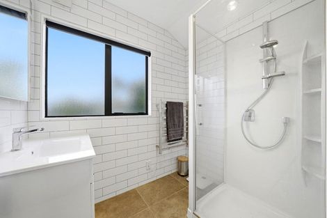 Photo of property in 2/121 Forrest Hill Road, Forrest Hill, Auckland, 0620