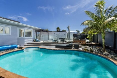 Photo of property in 1 Achilles Crescent, Narrow Neck, Auckland, 0624