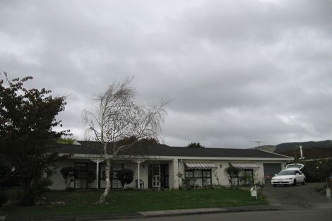 Photo of property in 10 Hurworth Grove, Waikanae, 5036