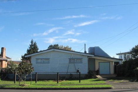 Photo of property in 33 Bradbury Road, Botany Downs, Auckland, 2010