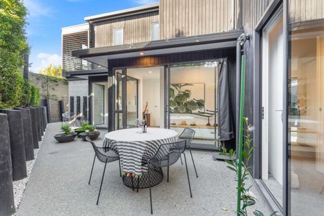 Photo of property in 352d Beach Road, Mairangi Bay, Auckland, 0630