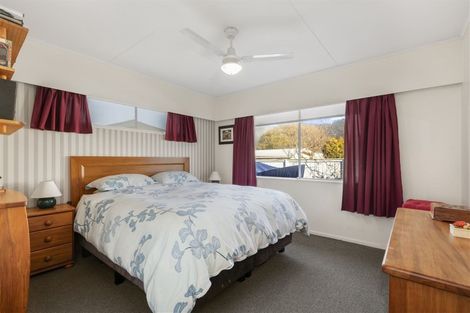 Photo of property in 8 Matthews Road, Wainuiomata, Lower Hutt, 5014