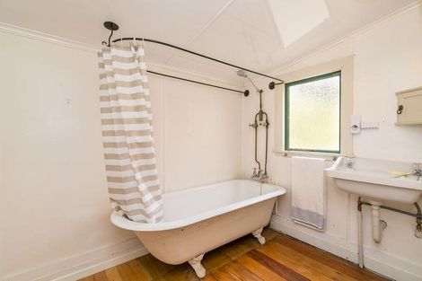 Photo of property in 7 King George Street, Broad Bay, Dunedin, 9014